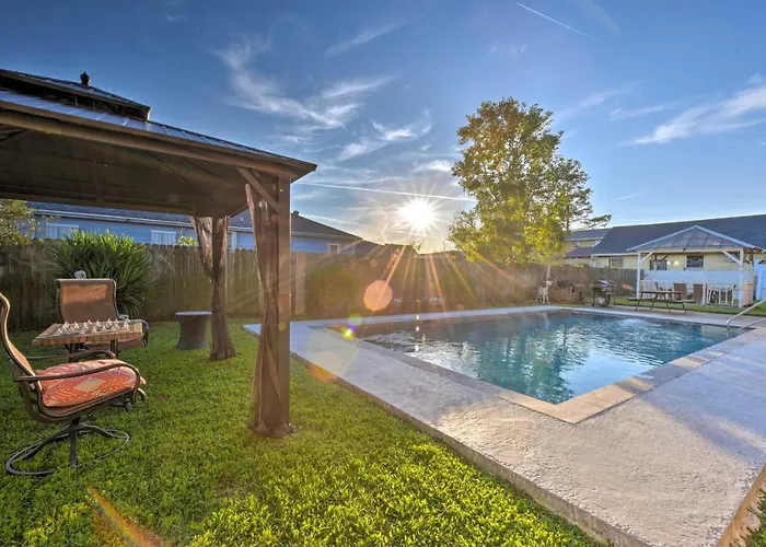 Charming New Orleans Home With Gazebos!